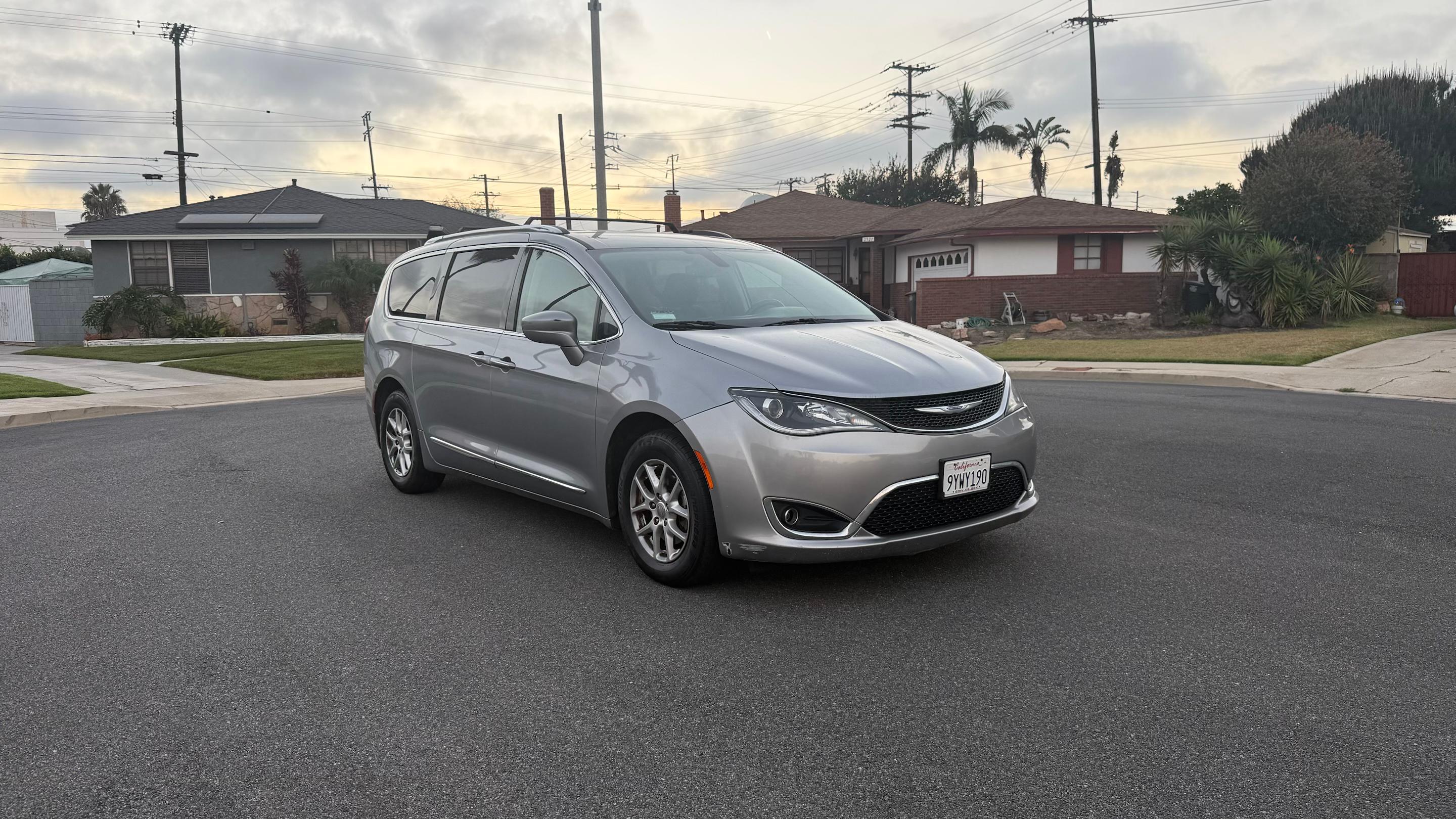 Chrysler Pacifica 2020 in Hawthorne, CA