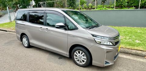 Toyota Voxy 2018