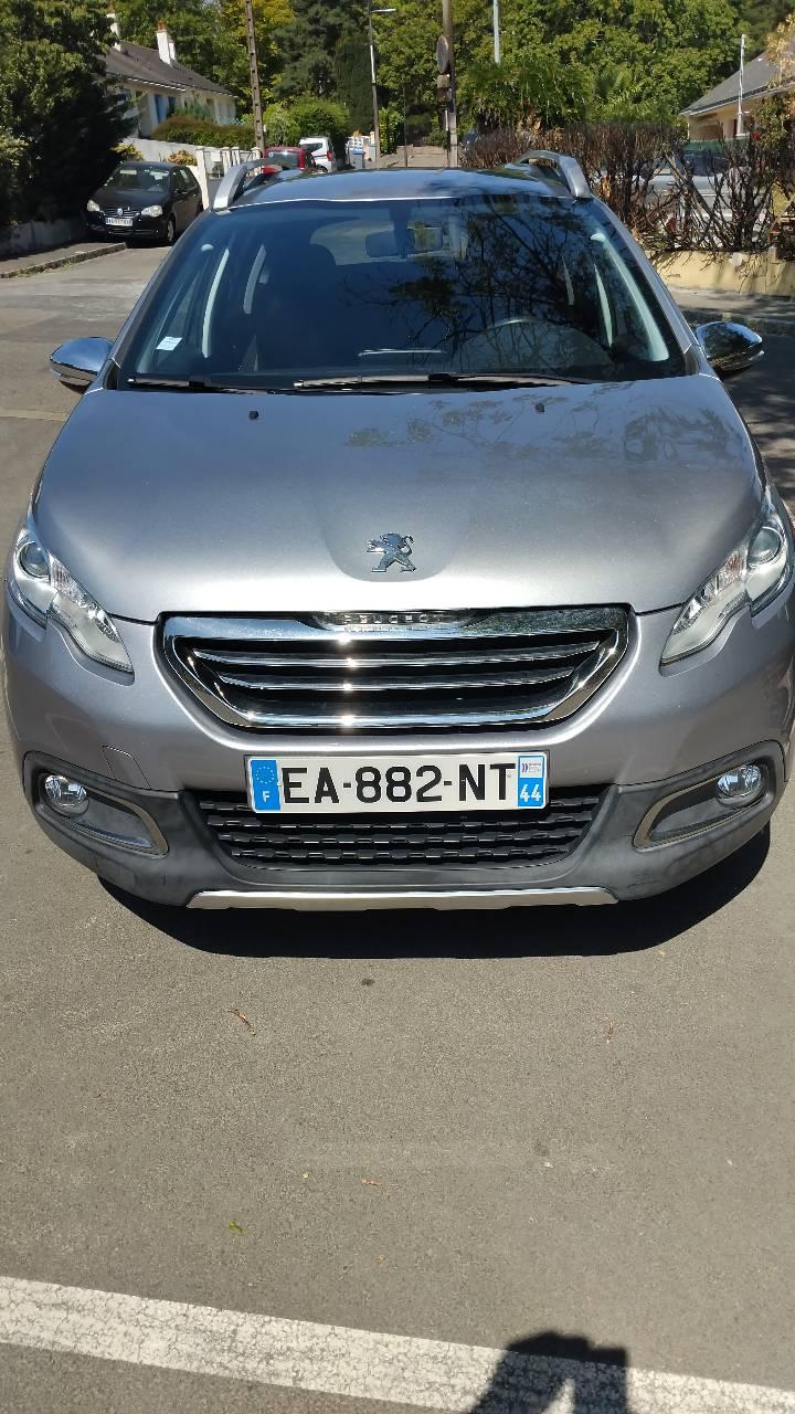 Peugeot 2008 2016 in Rezé