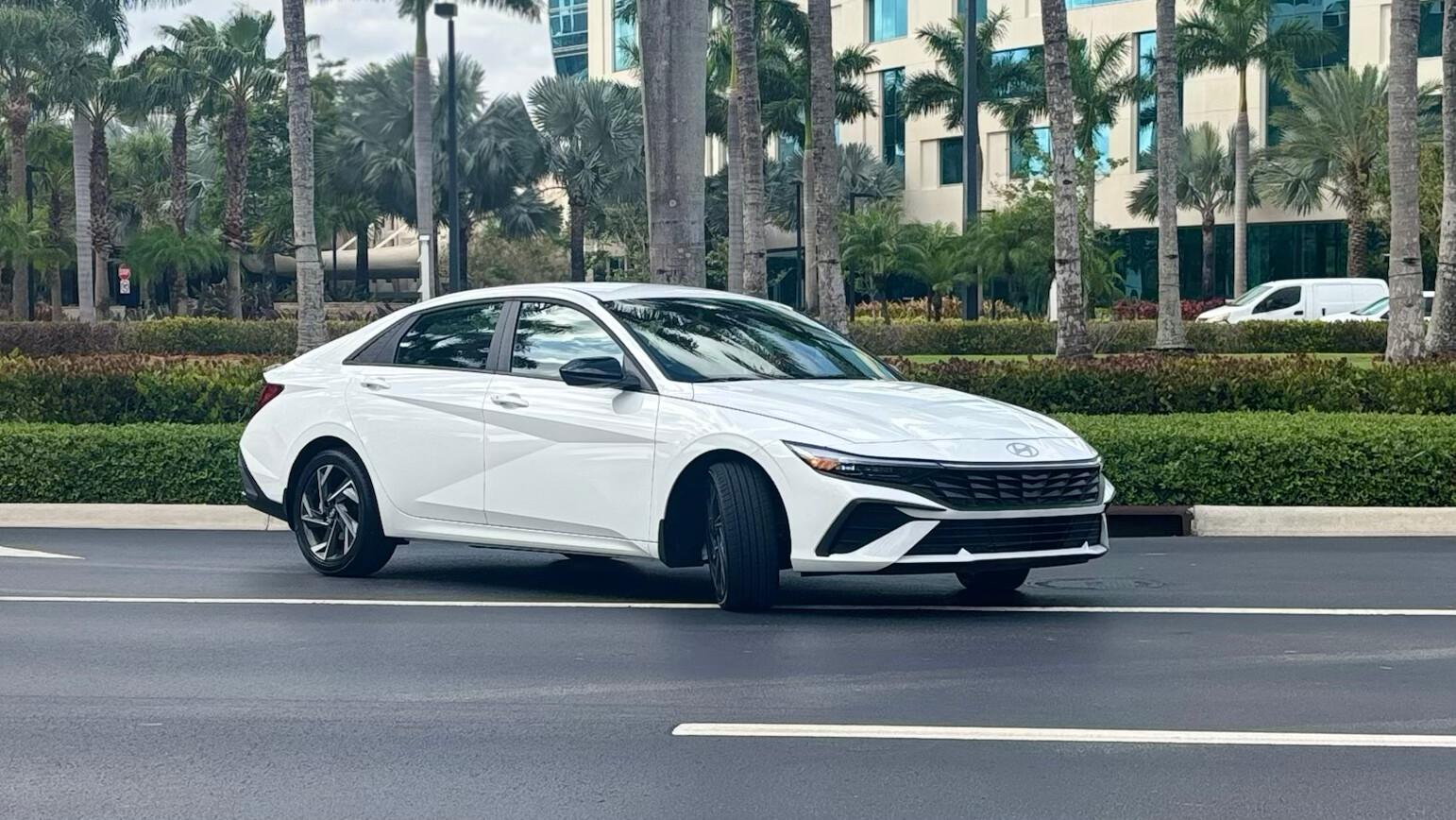 Hyundai Elantra 2025 in 