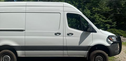 Mercedes-Benz Sprinter Crew 2026