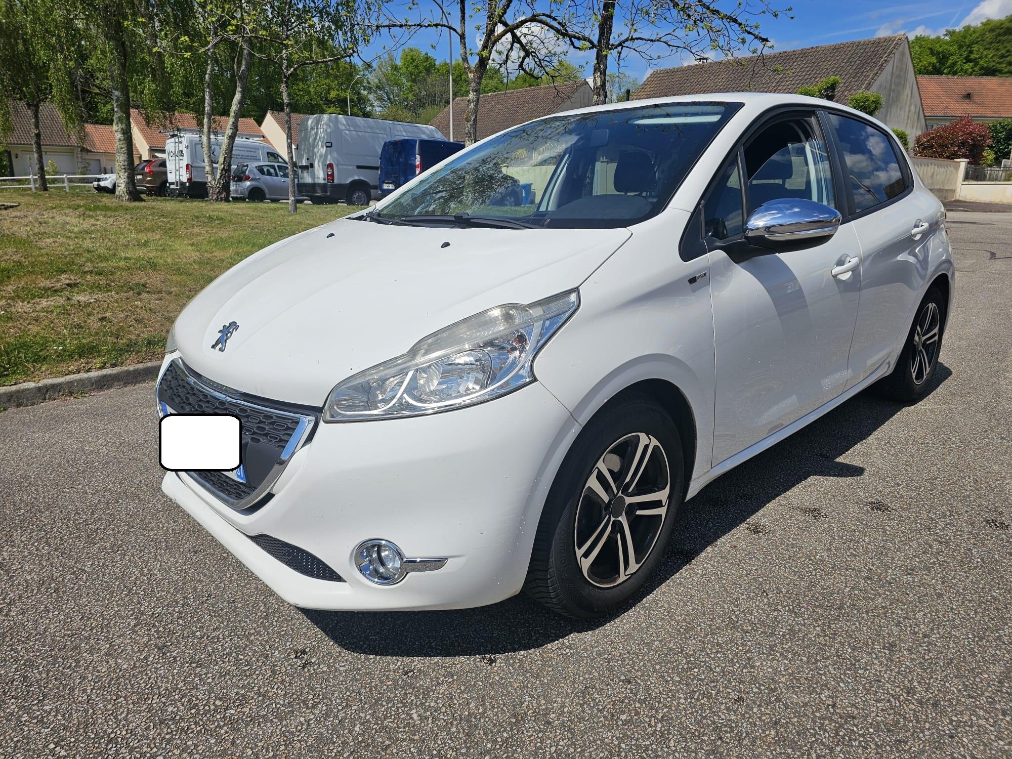 Peugeot 208 2015 in Limoges