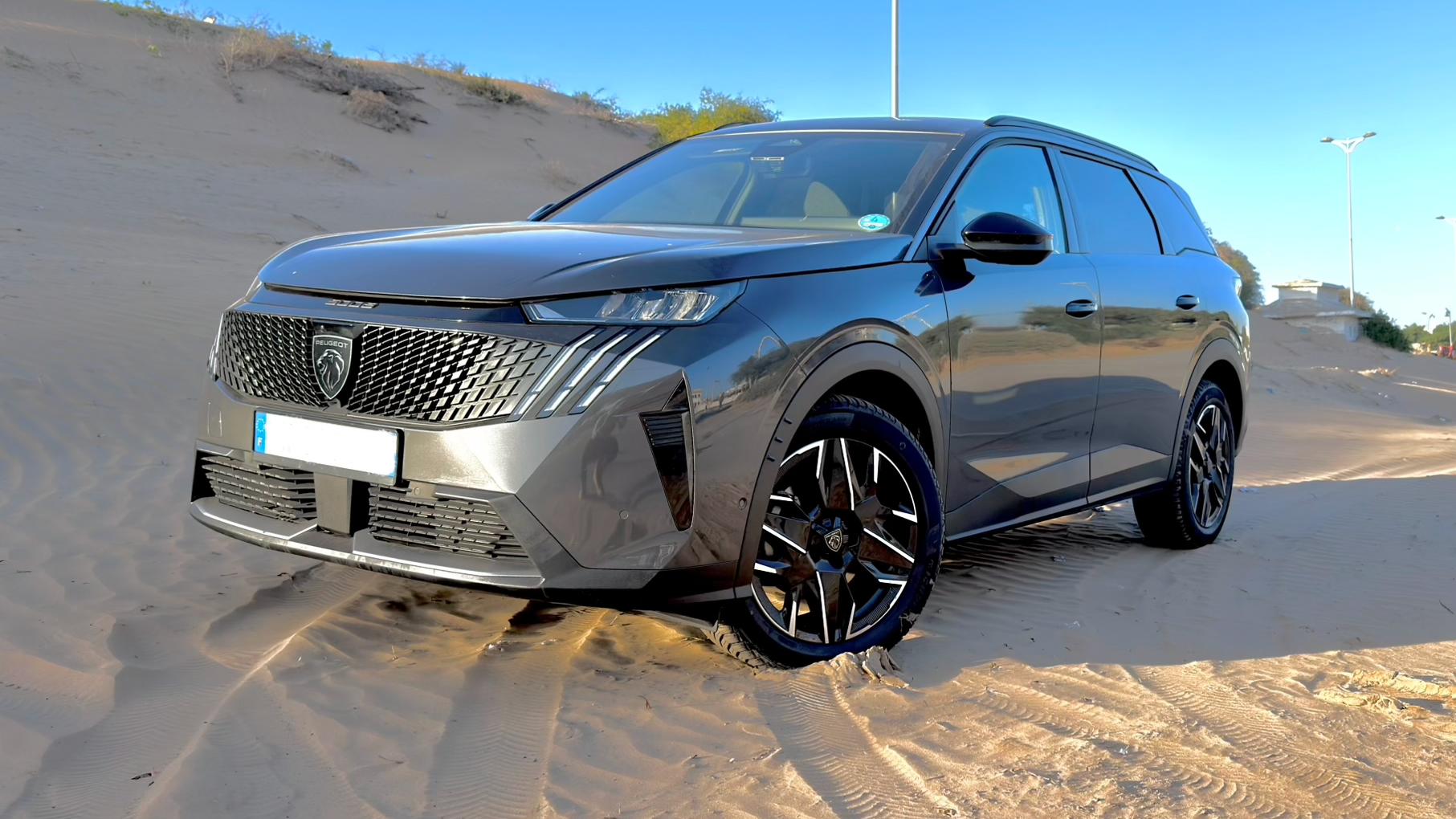 Peugeot 5008 2025 à Antibes