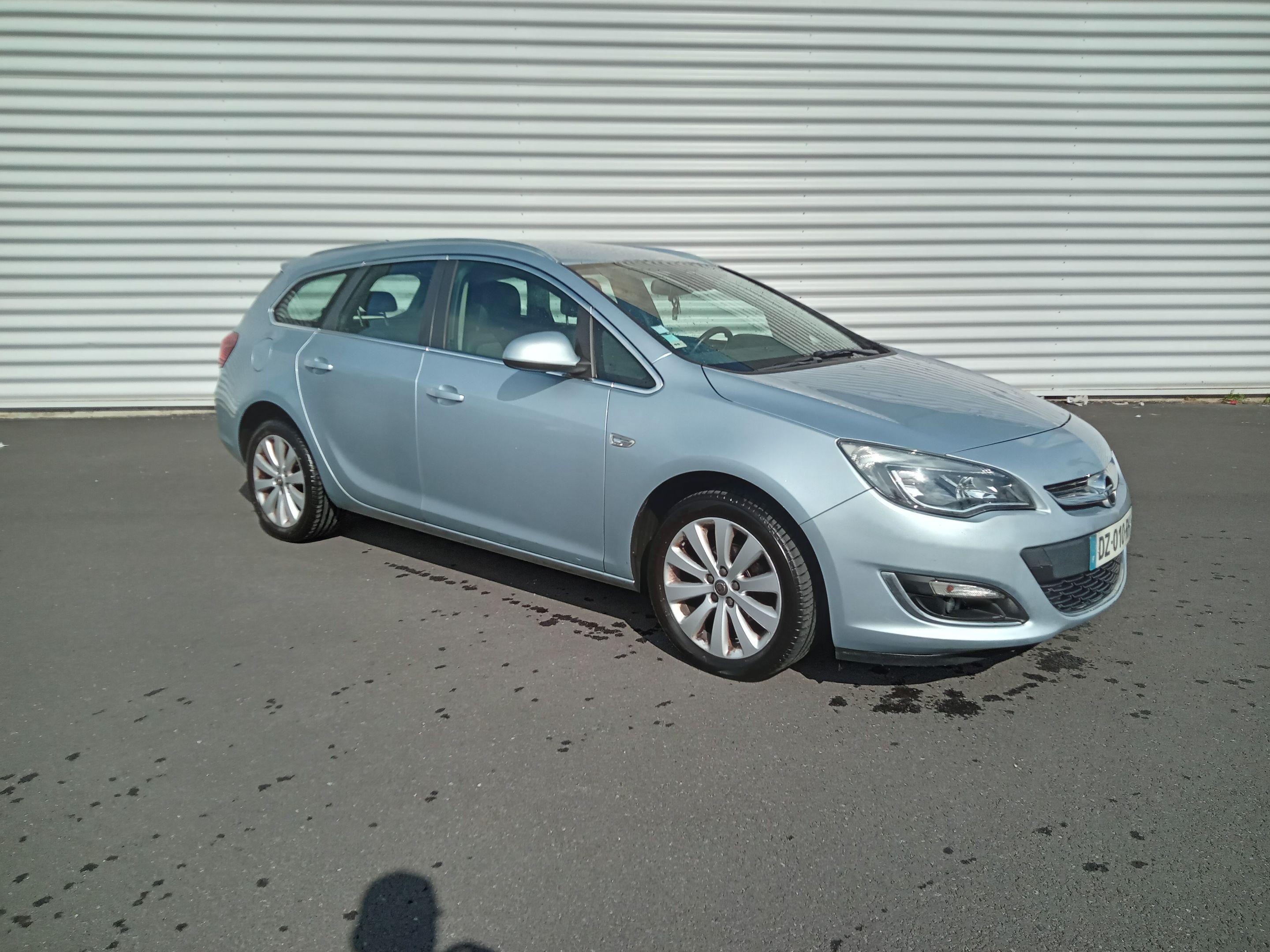 Opel ASTRA SPORTS TOURER 2016 in Perpignan