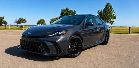 Toyota Camry Hybrid 2025
