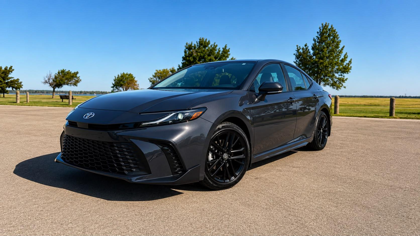 Toyota Camry Hybrid 2025 in Oklahoma City, OK