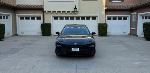 Toyota Camry Hybrid 2026