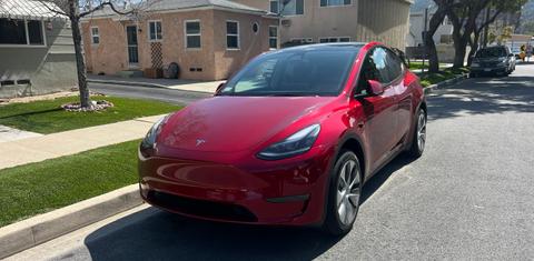 Tesla Model Y 2024
