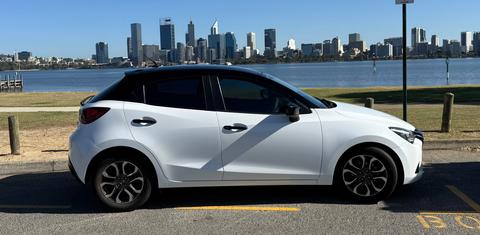 Mazda MAZDA2 2015