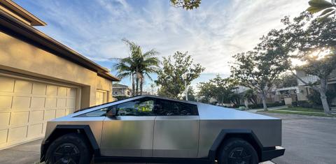 Tesla Cybertruck 2025