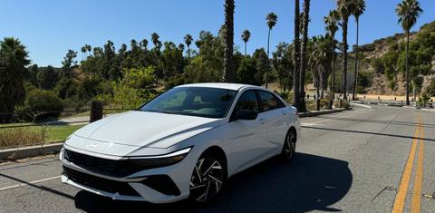 Hyundai Elantra 2024