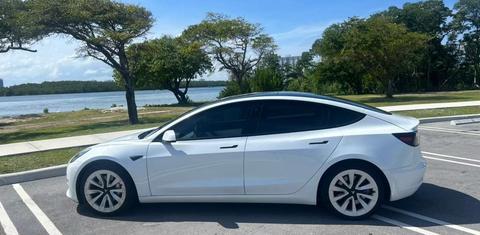 Tesla Model 3 2021
