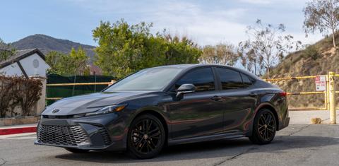 Toyota Camry Hybrid 2025