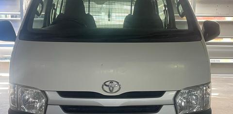 Toyota HIACE 2015