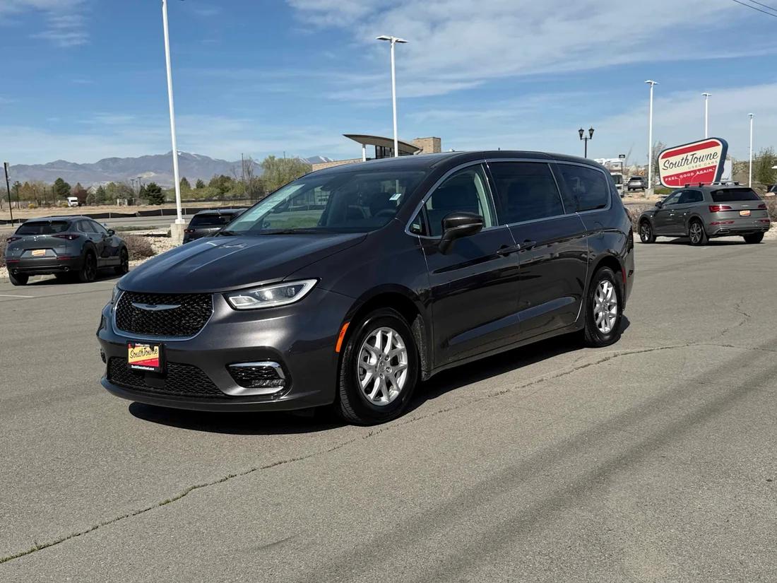 Chrysler Pacifica 2023 in Phoenix, AZ