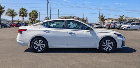 Nissan Altima 2023