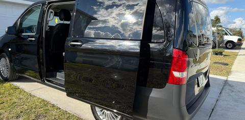 Mercedes-Benz Metris 2023