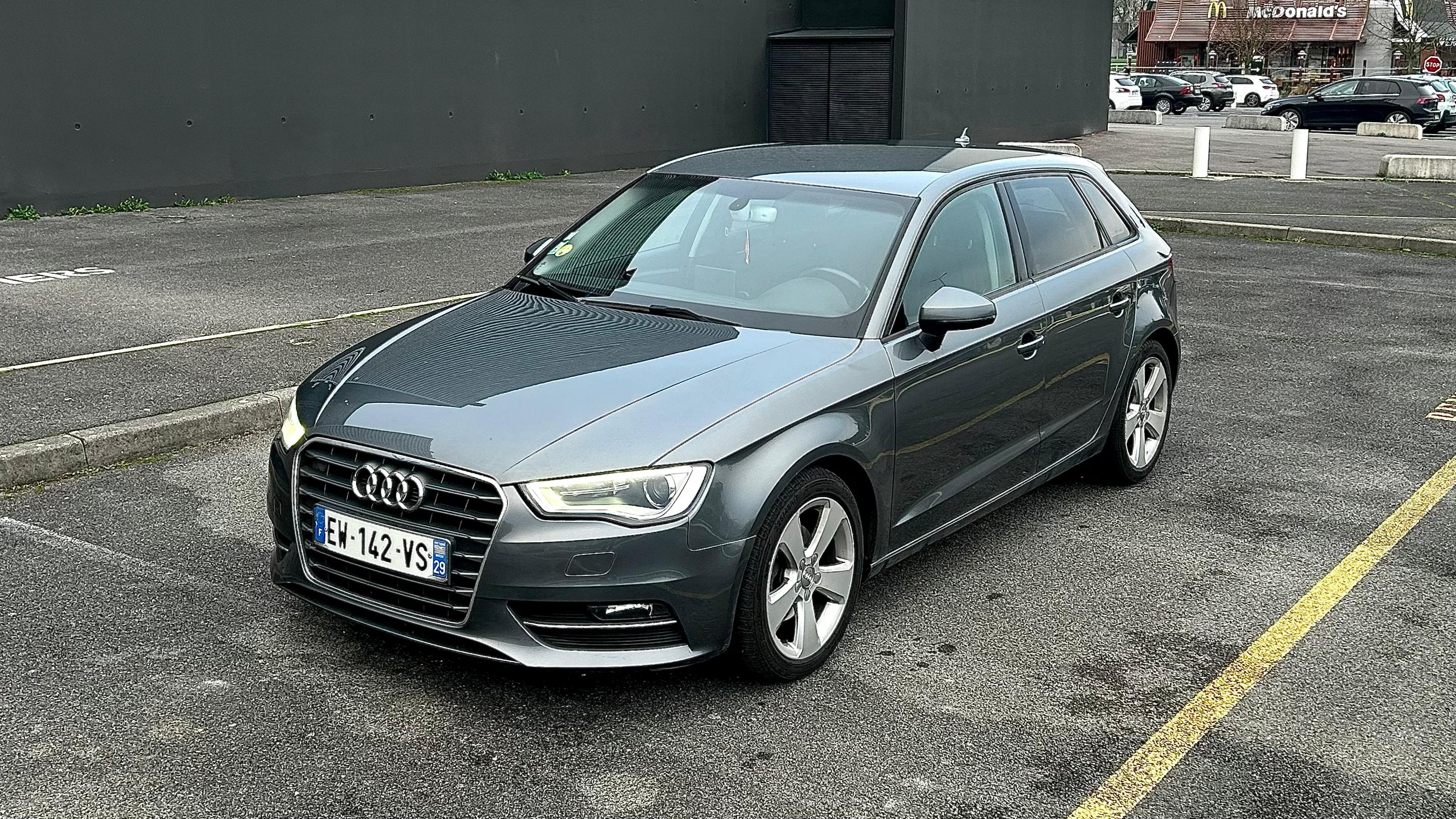 Audi A3 SPORTBACK 2015 à Creil