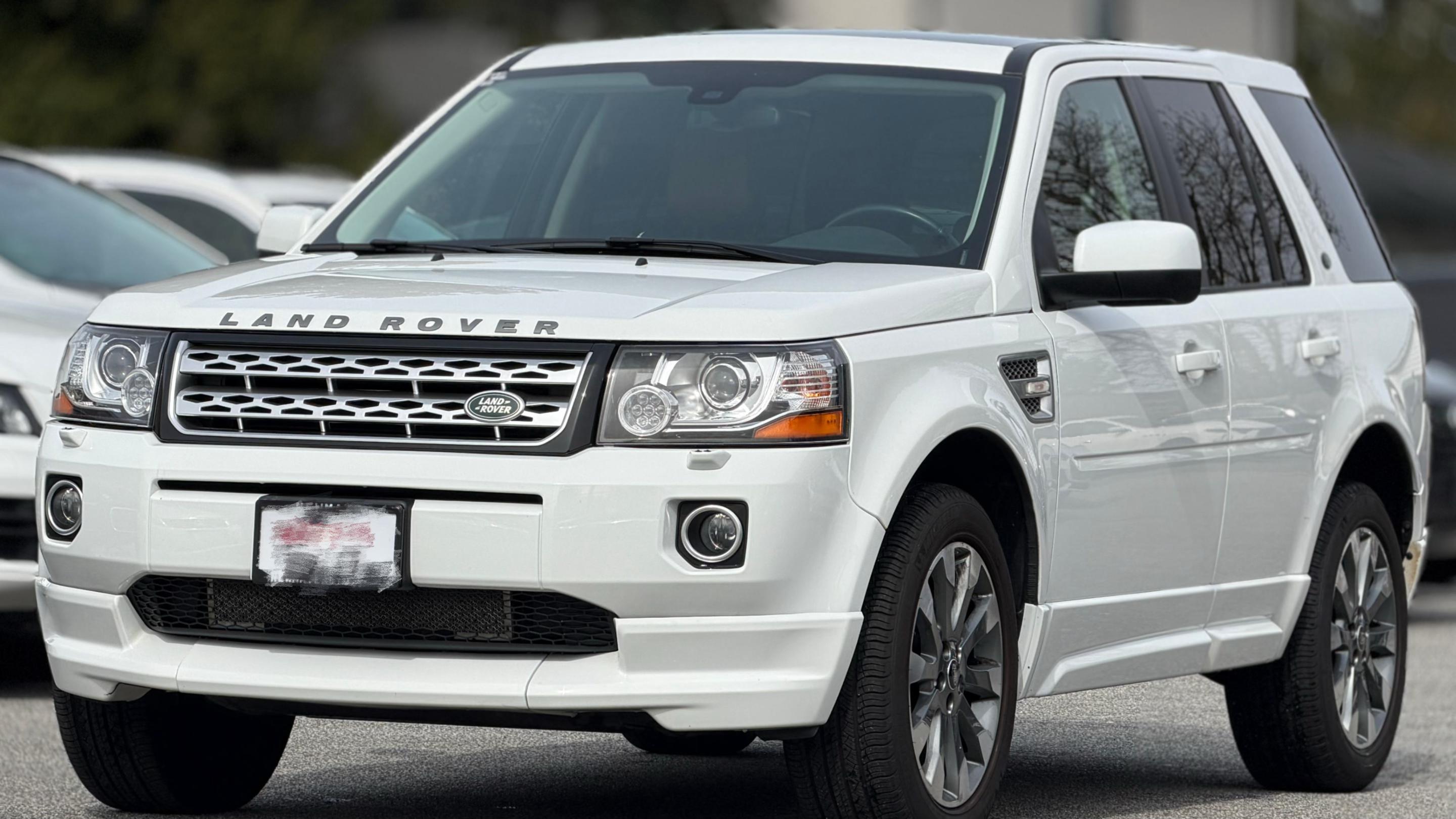 Land Rover LR2 2015 in Calgary, AB