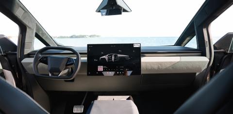 Tesla Cybertruck 2026