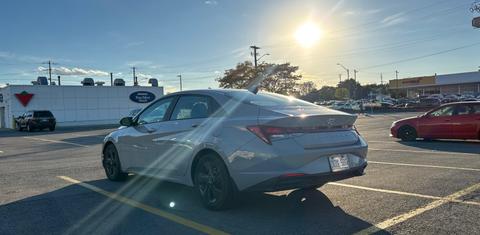 Hyundai Elantra 2022