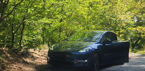 Tesla Model Y 2024