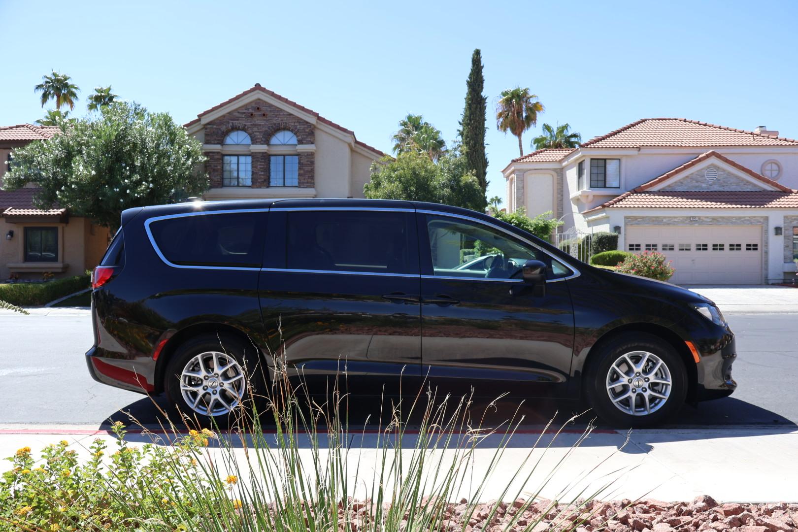 Chrysler Voyager 2022 in Las Vegas, NV