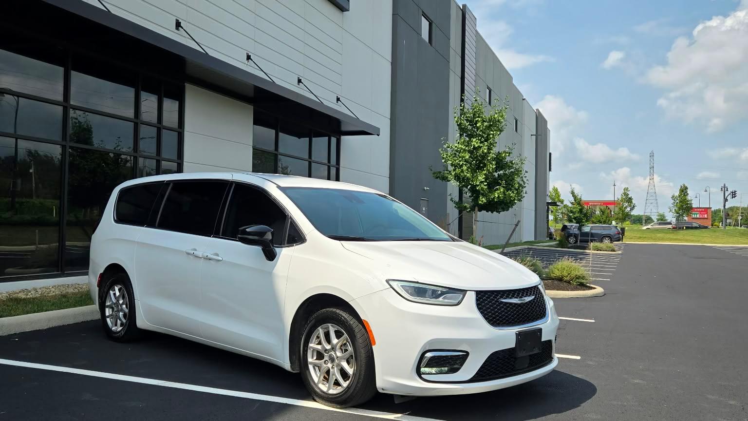 Chrysler Pacifica 2024 in Columbus, OH
