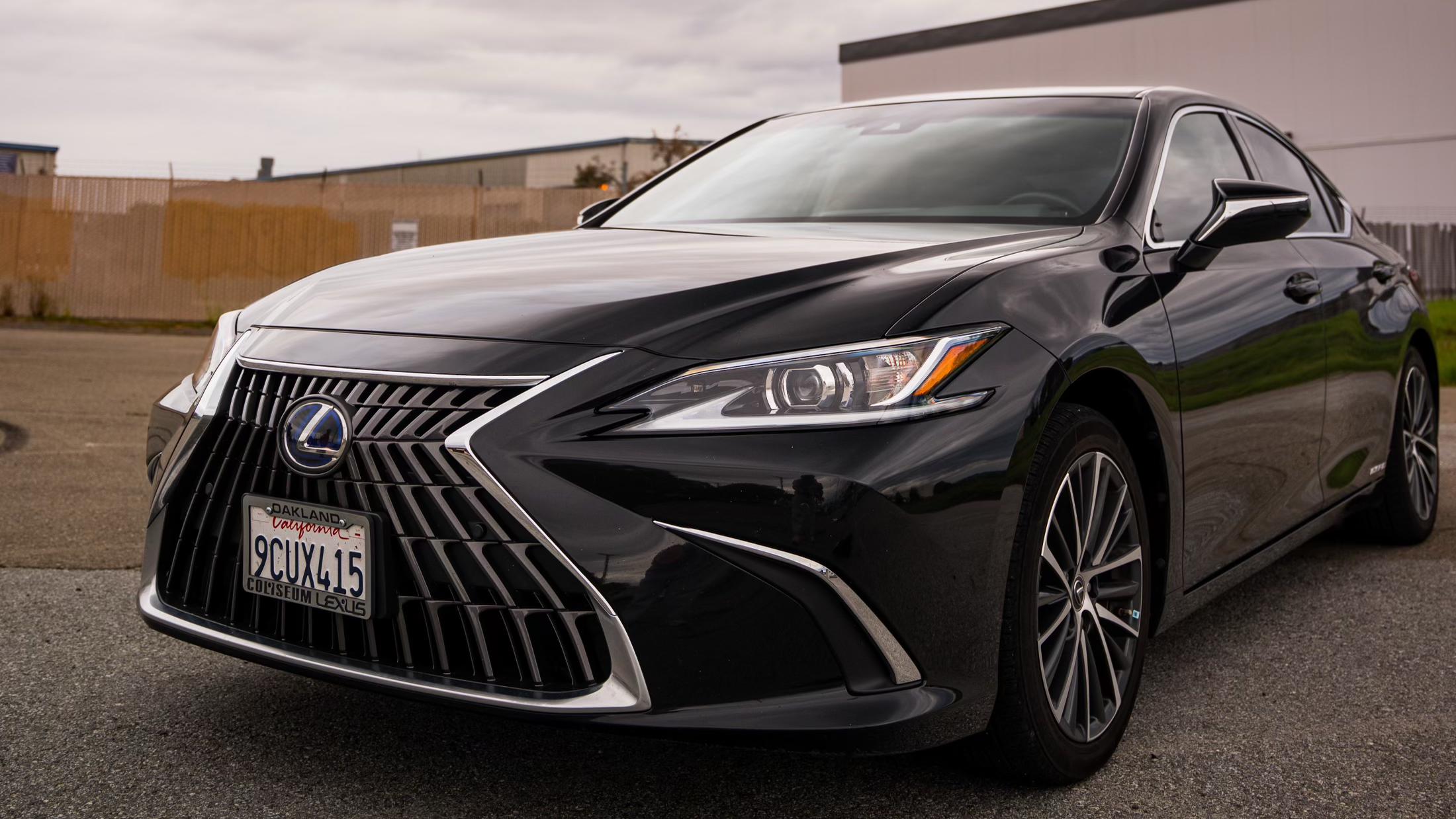 Lexus ES 2022 in 