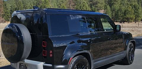 Land Rover Defender 2025