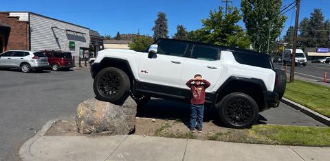 GMC HUMMER EV SUV 2024