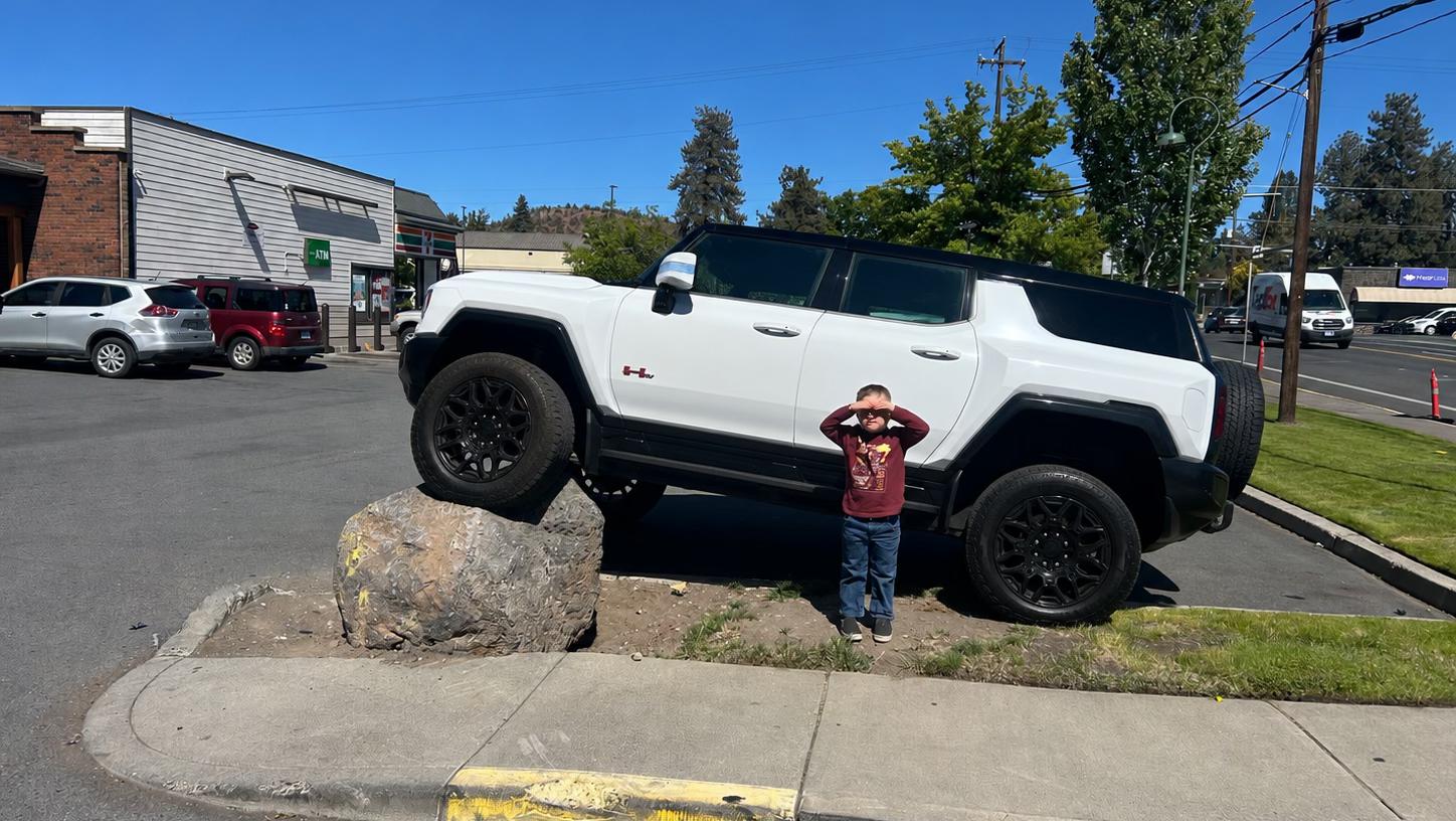 GMC HUMMER EV SUV 2024 in Bend, OR