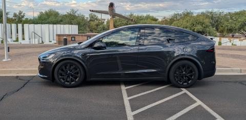 Tesla Model X 2024