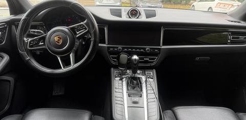Porsche Macan 2021
