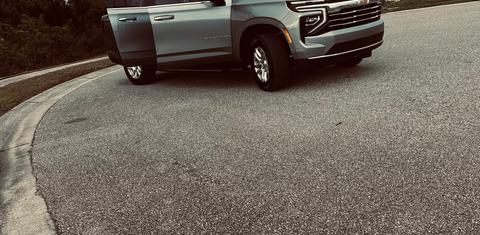 Chevrolet Suburban 2025