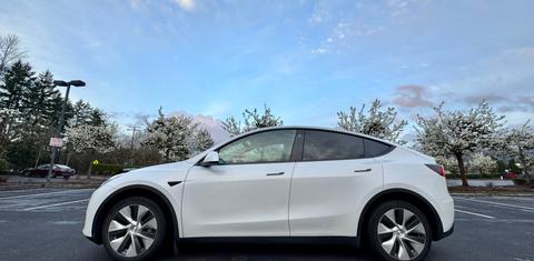 Tesla Model Y 2023