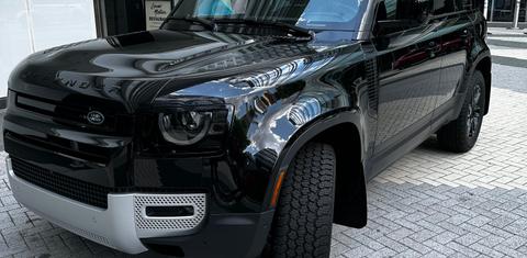Land Rover Defender 2024