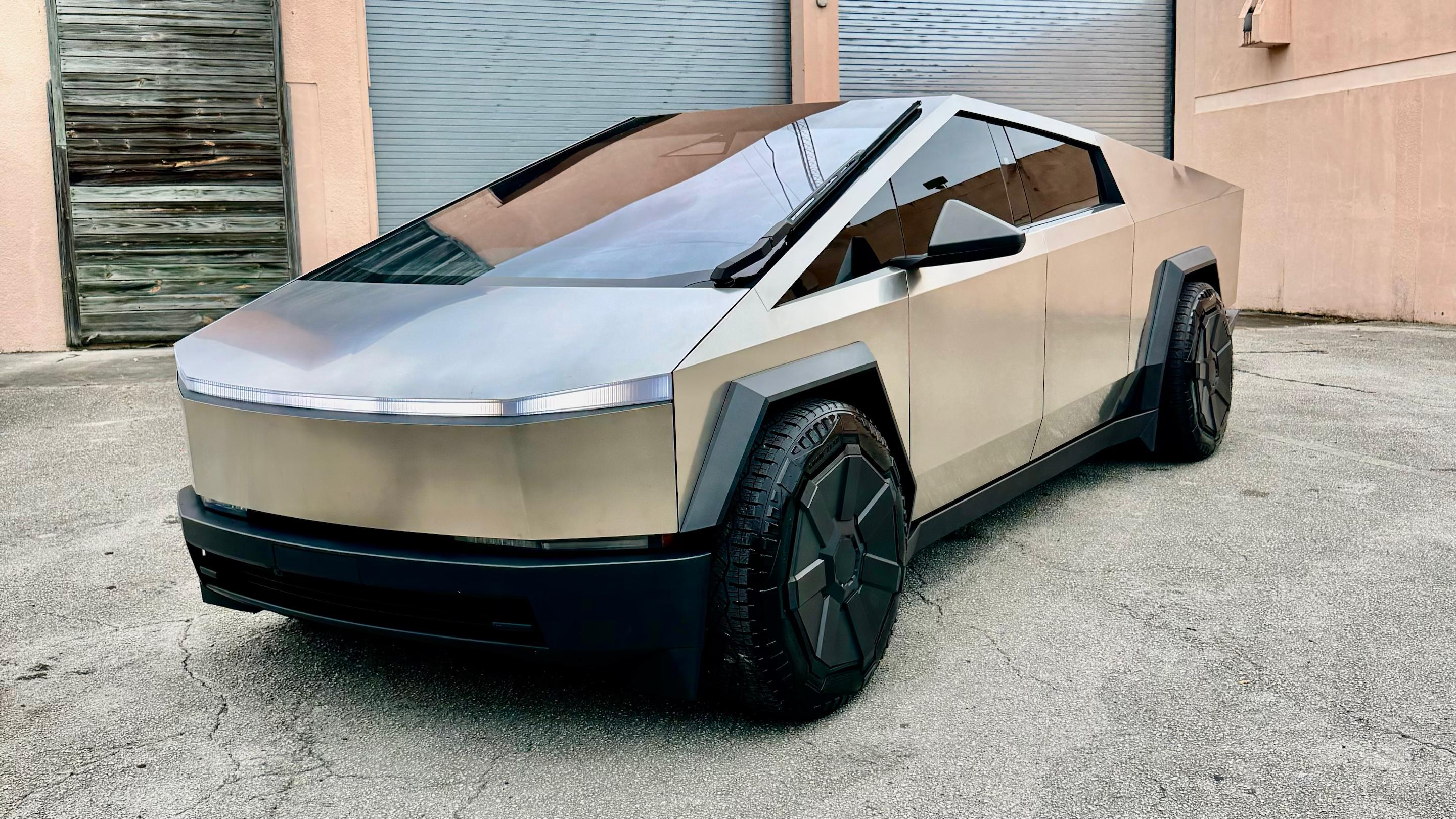 Tesla Cybertruck 2024 in Hallandale Beach, FL