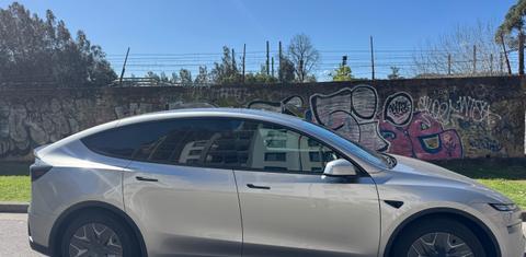 Tesla MODEL Y 2026