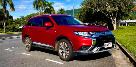 Mitsubishi OUTLANDER 2019