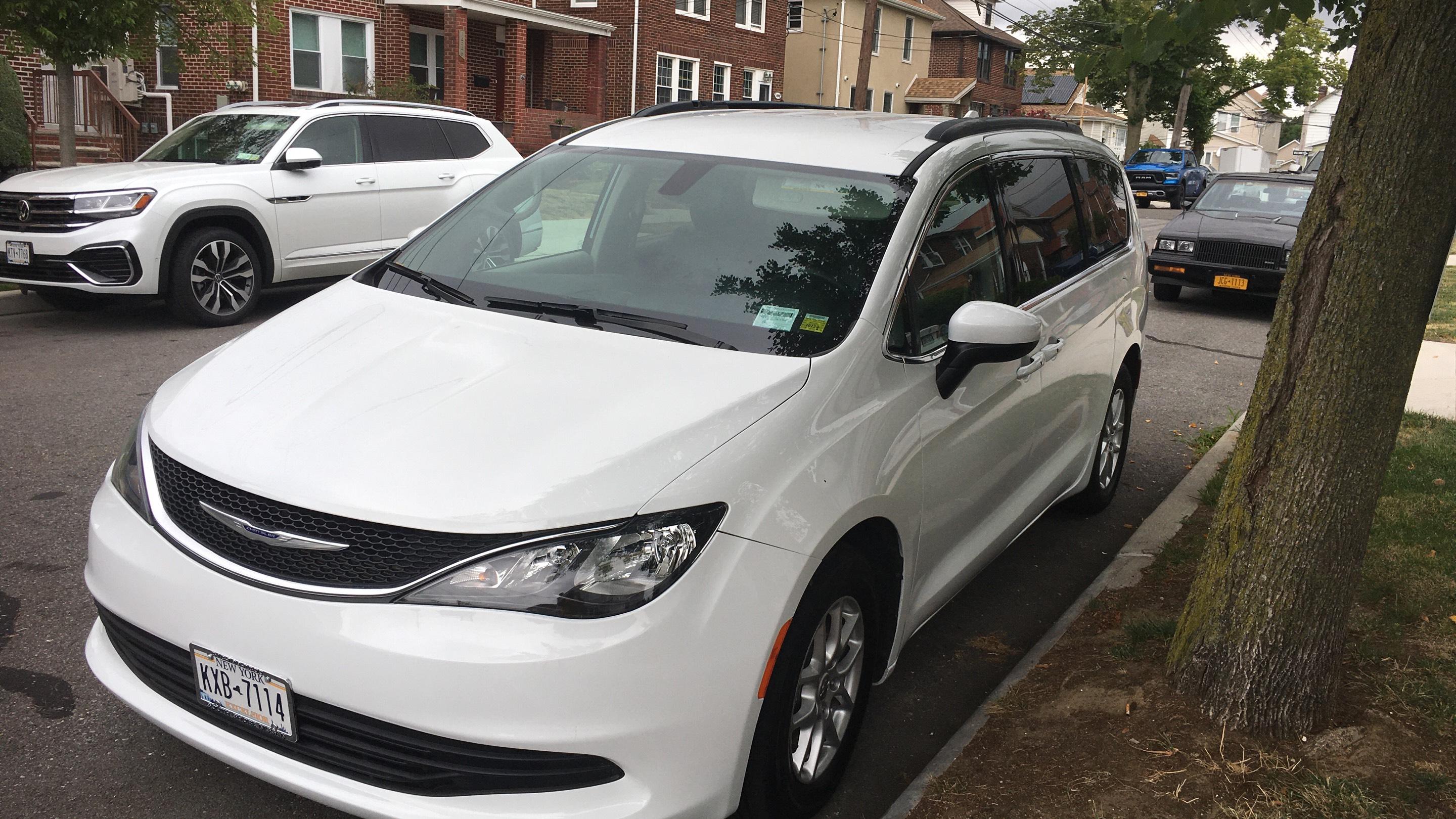 Chrysler Voyager 2020 in Ozone Park, NY