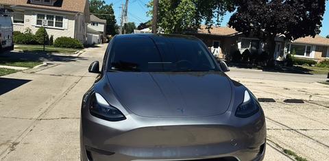 Tesla Model Y 2024