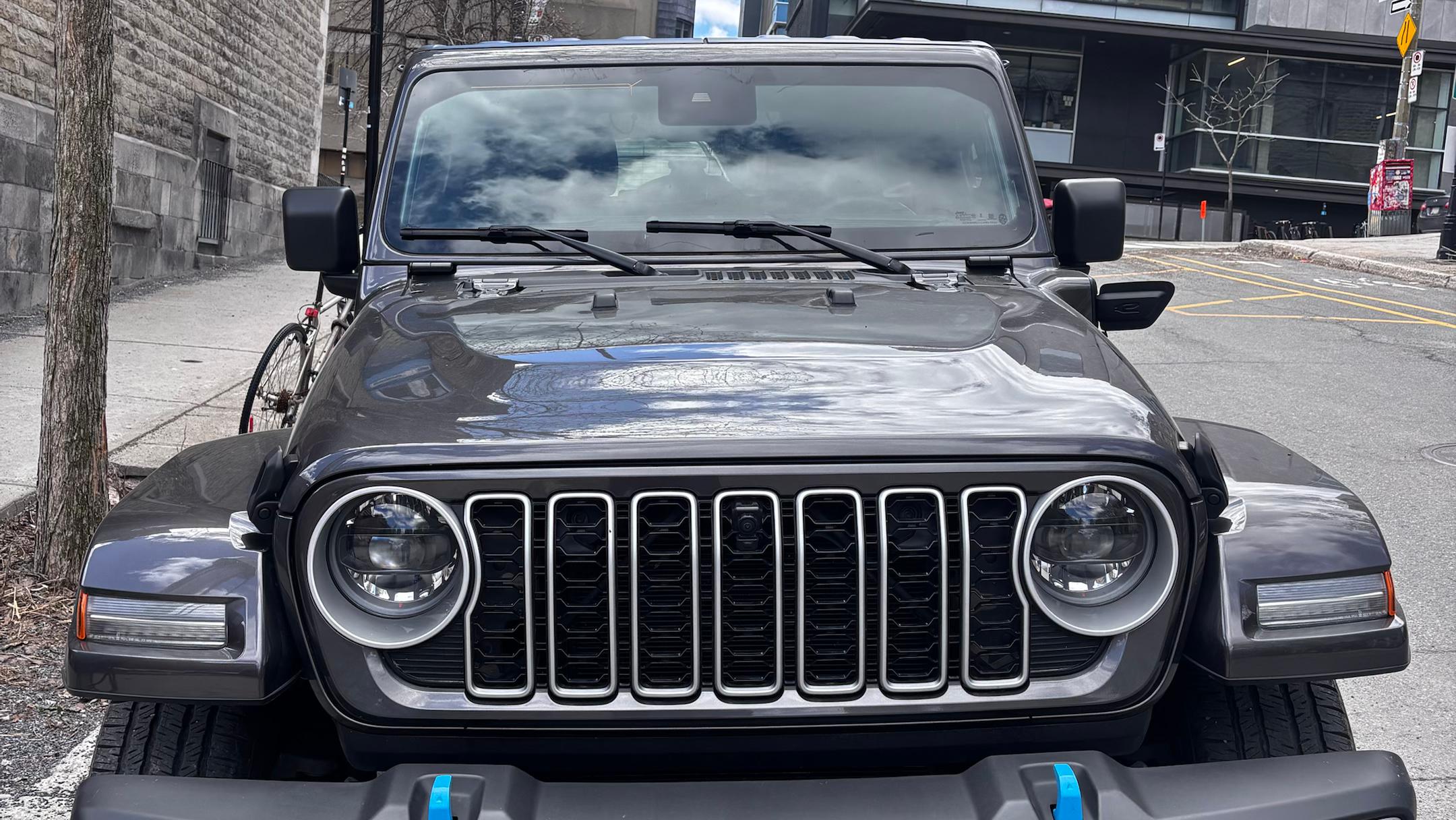 Jeep Wrangler 4xe 2024 in Montreal, QC