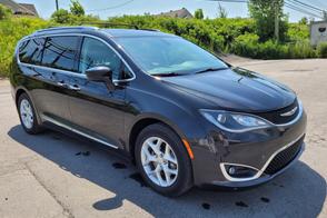 Chrysler Pacifica car