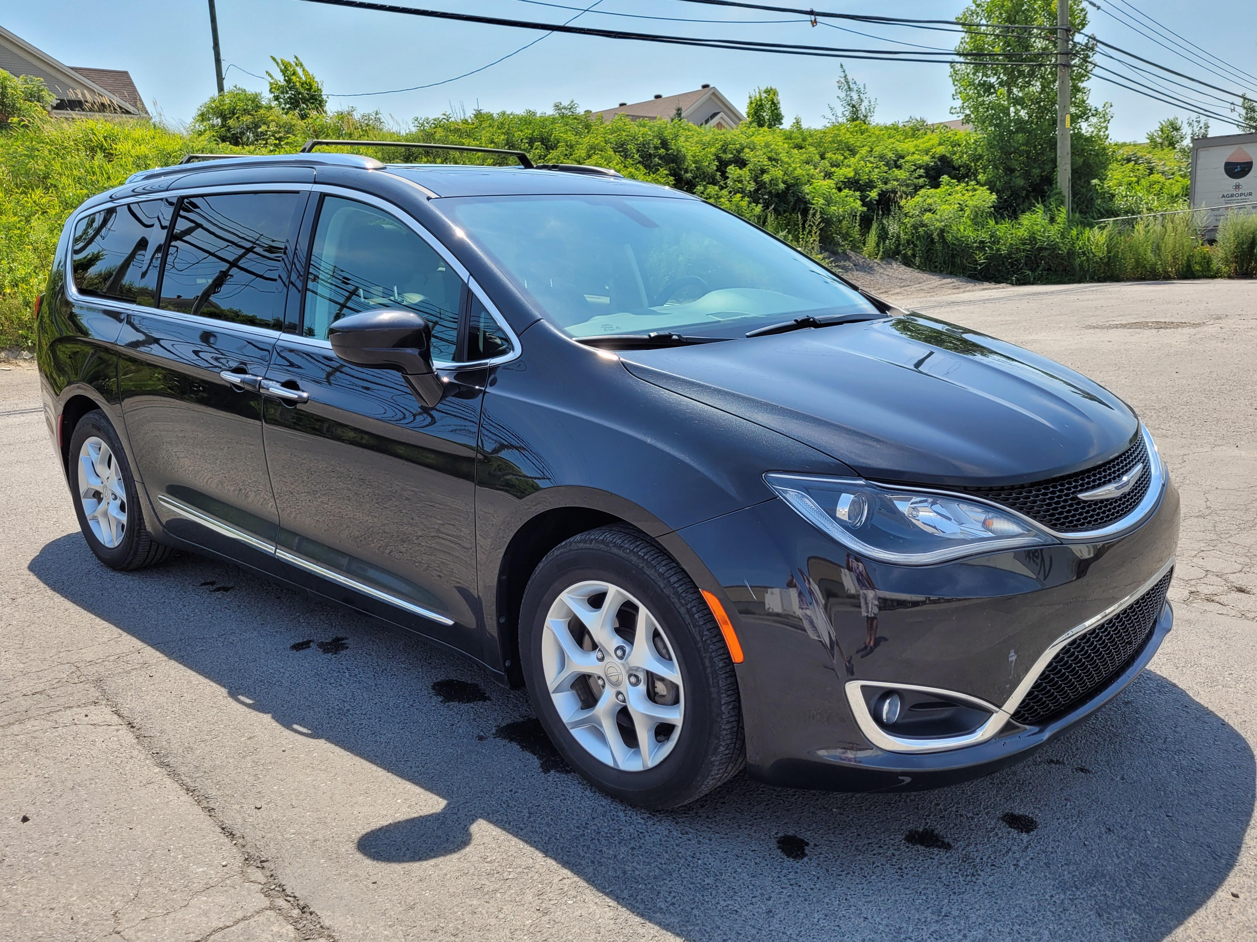 Chrysler Pacifica 2018 à Montréal, QC