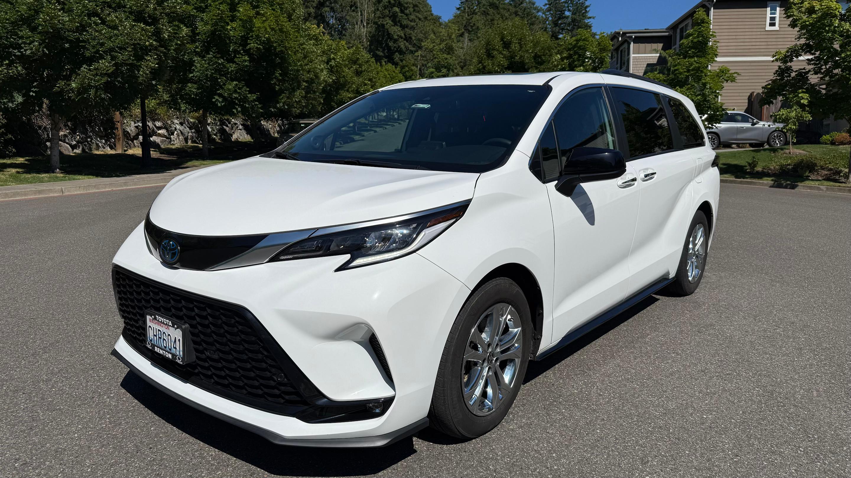 Toyota Sienna 2023 in Renton, WA