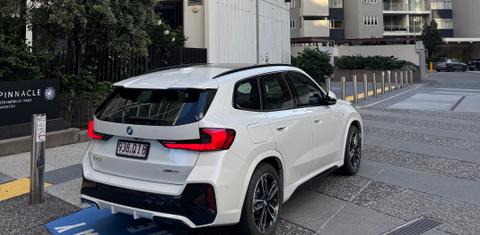BMW iX1 2024
