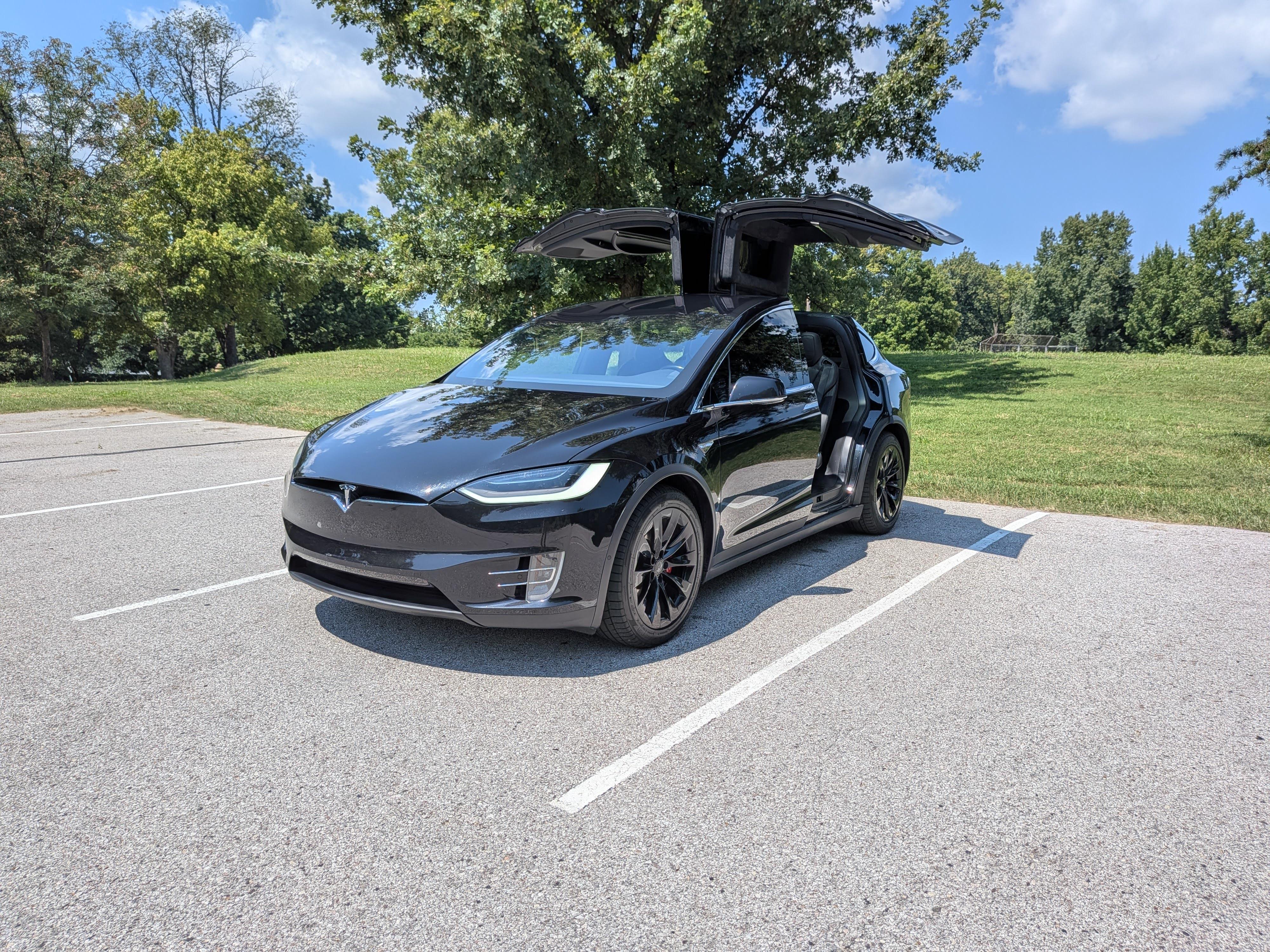 Tesla Model X 2016 in St. Louis, MO
