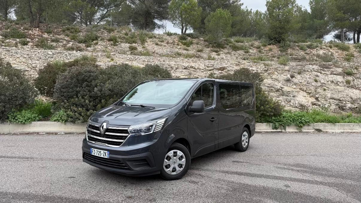 Renault TRAFIC III 2021 à Paris