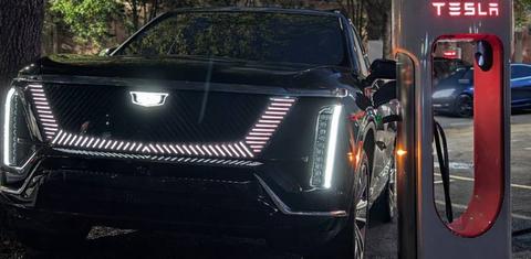 Cadillac VISTIQ 2026